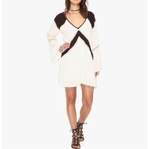 🔥🔥5 for $25🔥🔥 Amuse Society White Black Bell Long Sleeve Mini Bohemian Dress